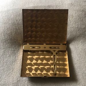 Antique mother of pearl cigarettes case.